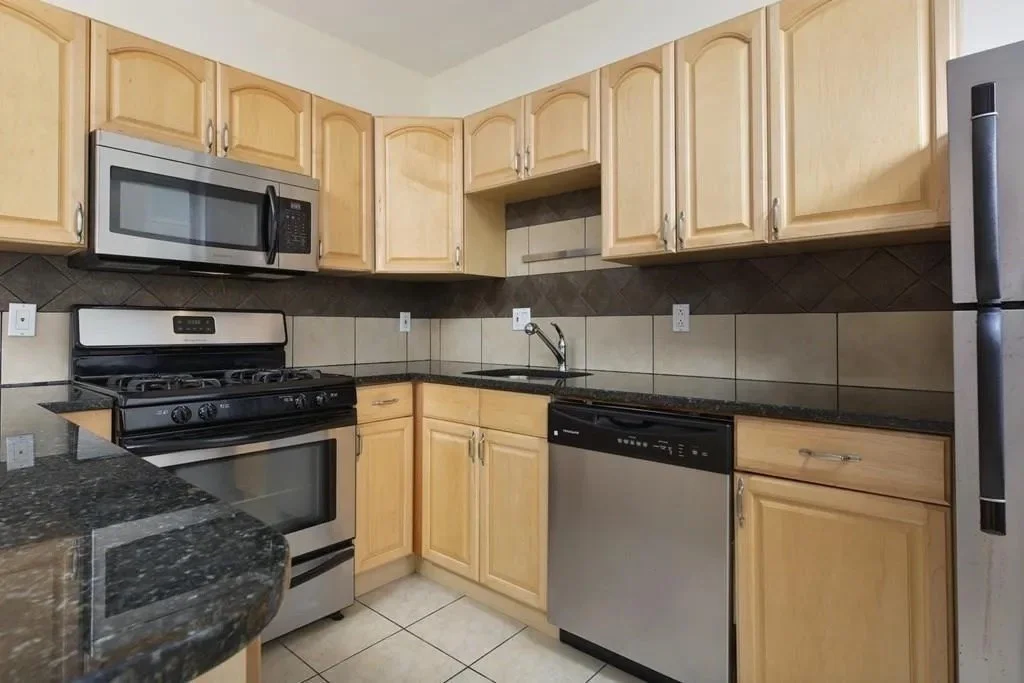 1 bed, 1 bath apartment for rent at 11 Bartlett Pl Unit 2, North End — photo 2 of 7