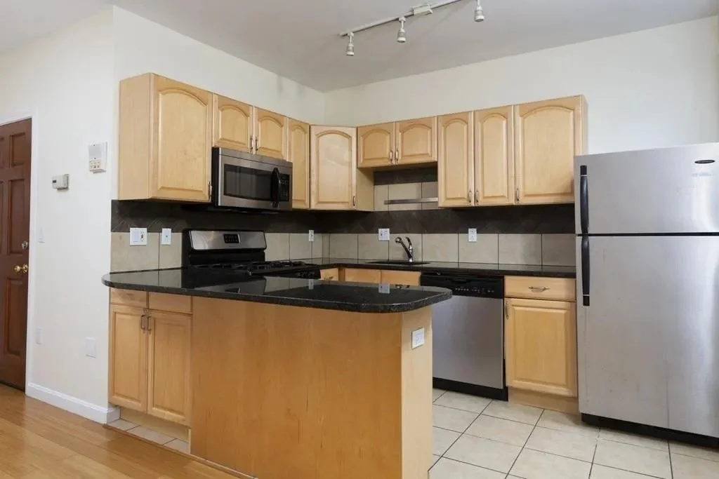 1 bed, 1 bath apartment for rent at 11 Bartlett Pl Unit 2, North End