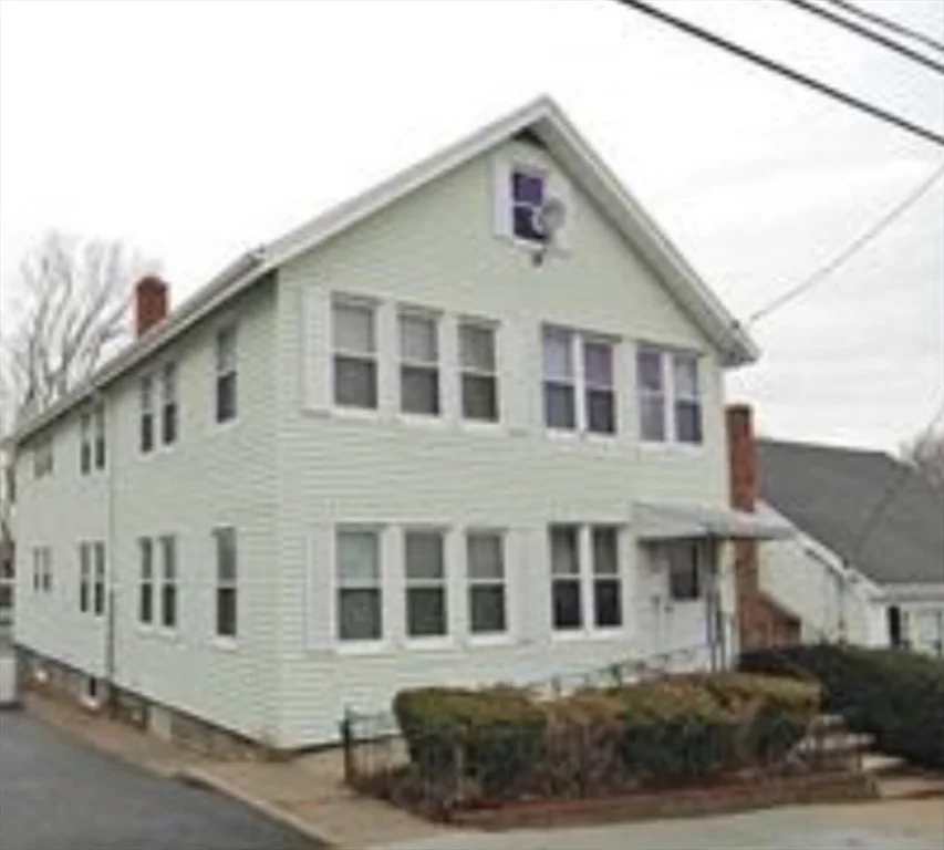 2 bed, 1 bath apartment for rent at 11 Bateman St Unit 1, Roslindale — photo 2 of 6