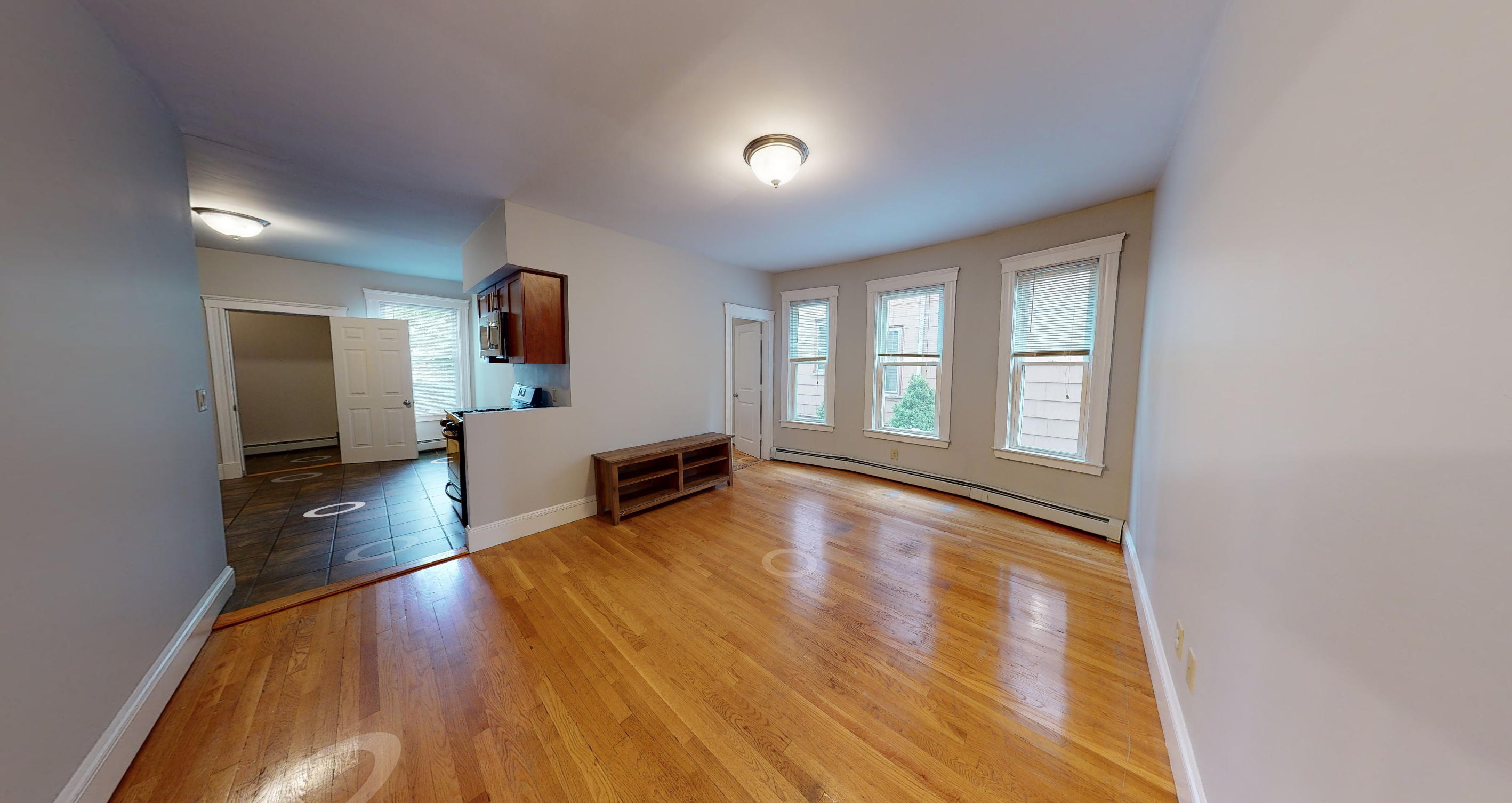 3 bed, 2 bath apartment for rent at 11 Beacon St Unit 1, Ward Two — photo 2 of 3