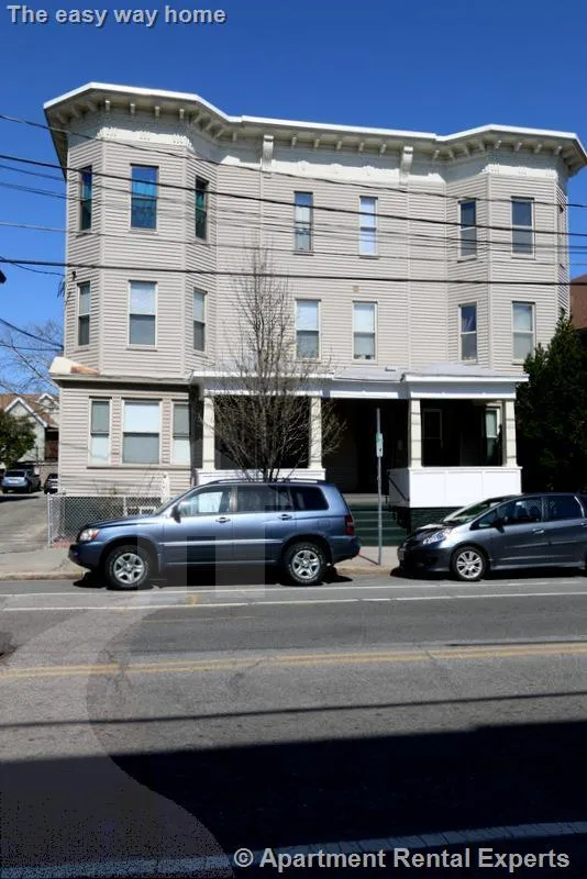 3 bed, 2 bath apartment for rent at 11 Beacon St Unit 2, Inman Square — photo 1 of 28