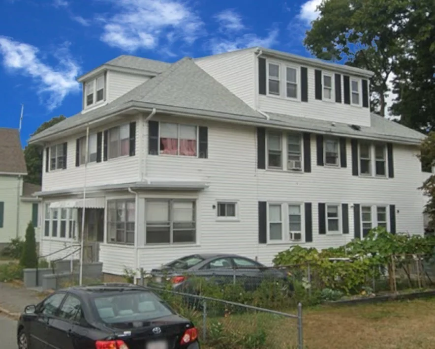 2 bed, 1 bath apartment for rent at 11 Beacon St Unit 3rd floor, Quincy — photo 1 of 10