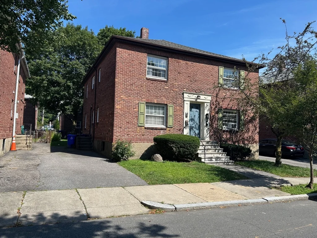 1 bed, 1 bath apartment for rent at 11 Beechcroft St Unit 4 COPY, Brighton — photo 1 of 12
