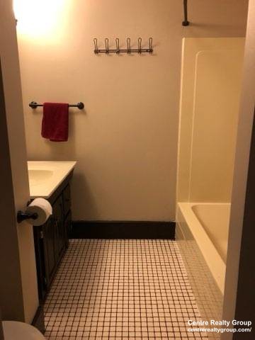 2.5 bed, 1 bath apartment for rent at 11 Beecher Ter Unit 2, Thompsonville — photo 15 of 31