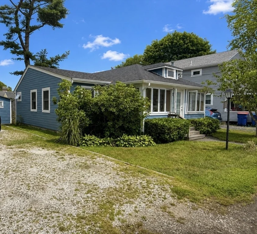 2 bed, 1 bath apartment for rent at 11 Beechwood Pl, Wareham — photo 2 of 15