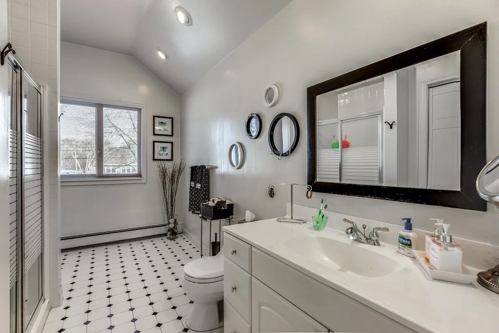 5 bed, 3 bath apartment for rent at 11 Beethoven Ave Unit 11, Waban — photo 26 of 29