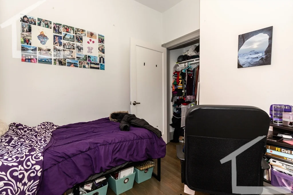 5 bed, 1 bath apartment for rent at 11 Belvidere St Unit 2, Back Bay — photo 8 of 10