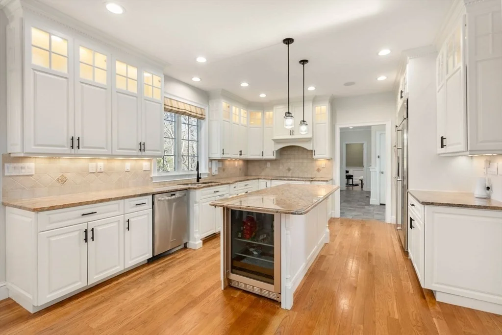 5 bed, 4+ bath apartment for rent at 11 Bobolink Rd, Newton Lower Falls — photo 3 of 33