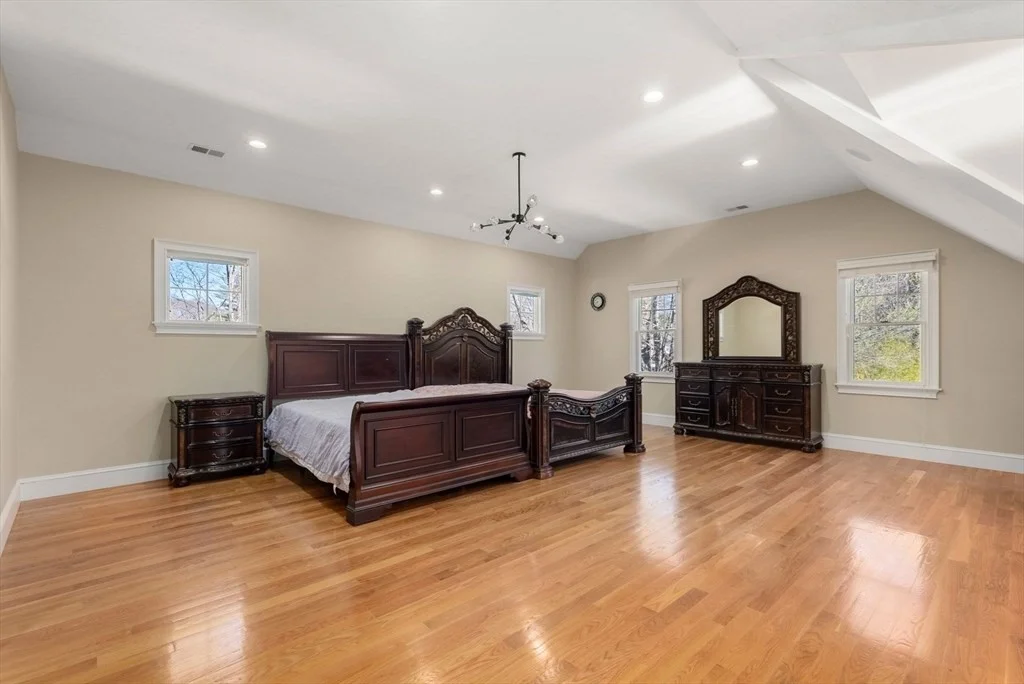 5 bed, 4+ bath apartment for rent at 11 Bobolink Rd, Newton Lower Falls — photo 15 of 33