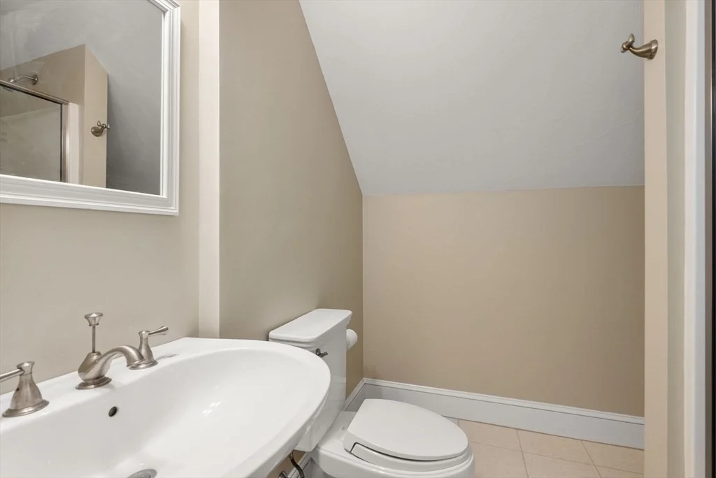5 bed, 4+ bath apartment for rent at 11 Bobolink Rd, Newton Lower Falls — photo 25 of 33