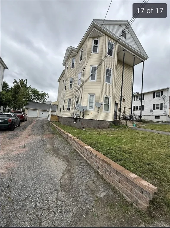 3 bed, 1 bath apartment for rent at 11 Bourne St Unit 2, Worcester — photo 1 of 17