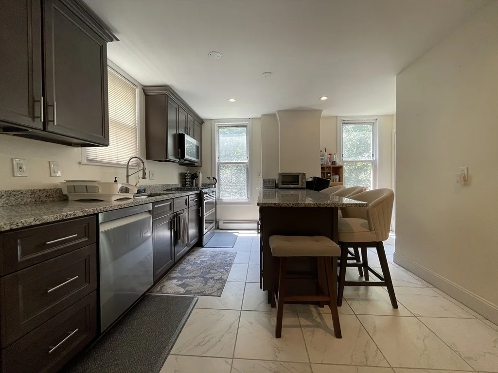 2 bed, 1 bath apartment for rent at 11 Bowdoin Ave Unit 1, Dorchester — photo 6 of 17