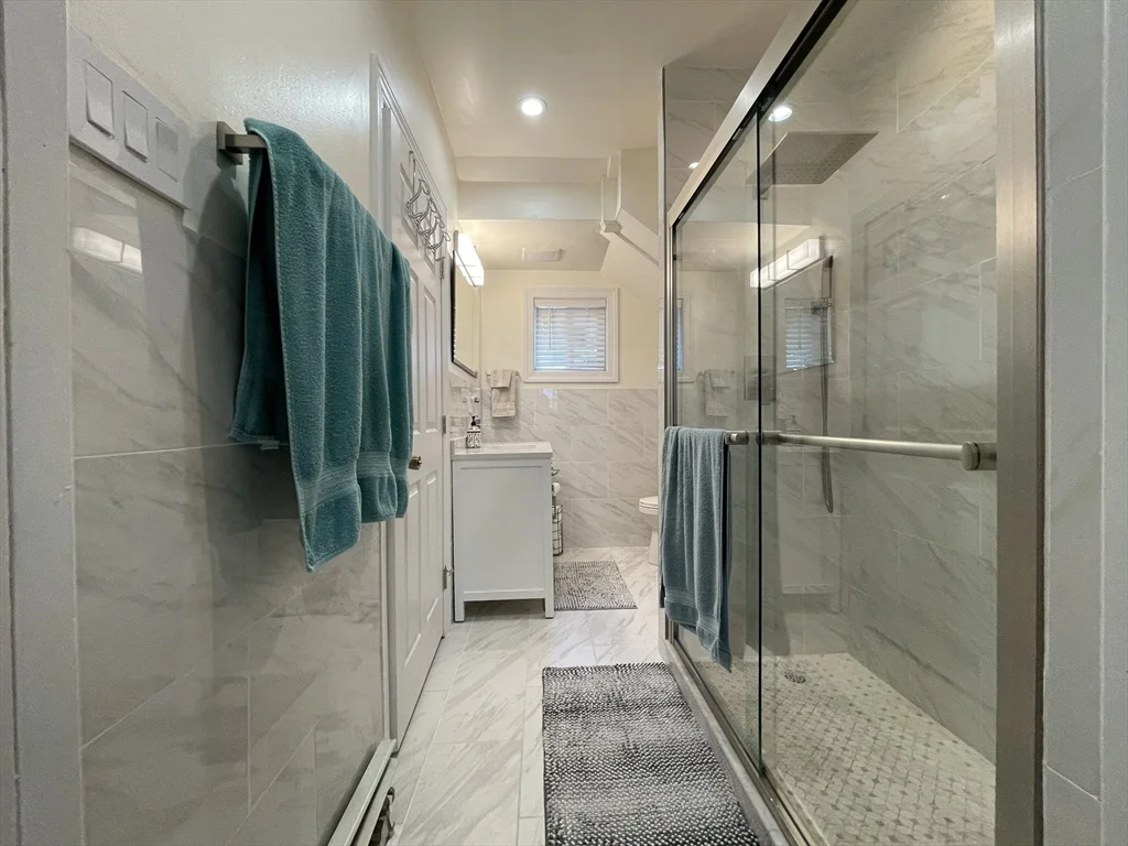 2 bed, 1 bath apartment for rent at 11 Bowdoin Ave Unit 1, Dorchester — photo 13 of 17