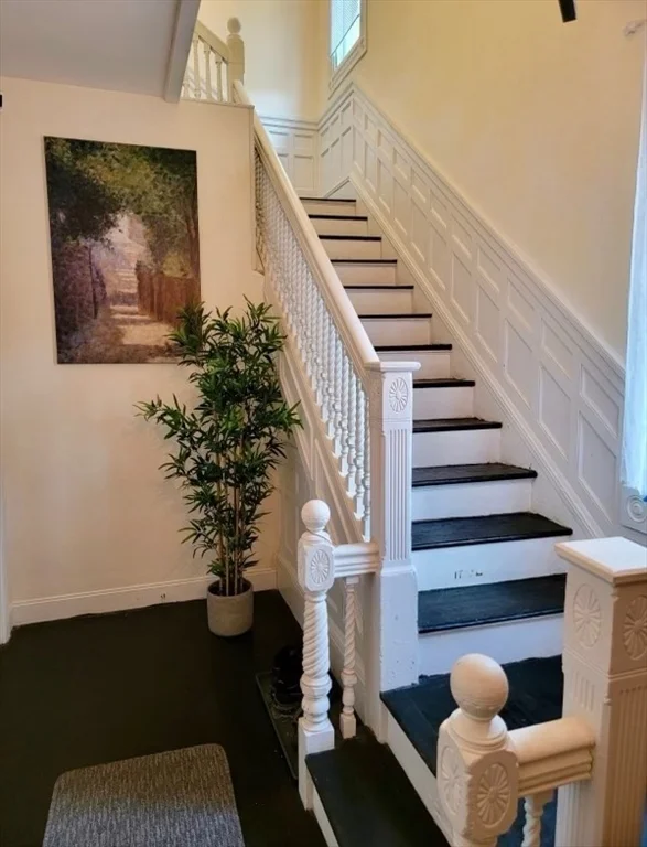 6 bed, 3 bath apartment for rent at 11 Bowdoin Ave Unit 2, Dorchester — photo 30 of 33