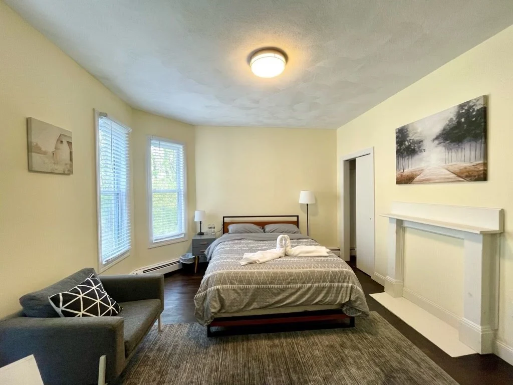 6 bed, 3 bath apartment for rent at 11 Bowdoin Ave Unit 2, Dorchester — photo 9 of 33