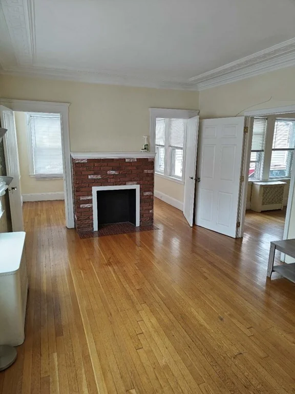 3 bed, 1 bath apartment for rent at 11 Briggs St Unit 11, Quincy — photo 2 of 10