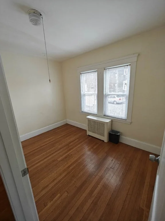 3 bed, 1 bath apartment for rent at 11 Briggs St Unit 11, Quincy — photo 5 of 10