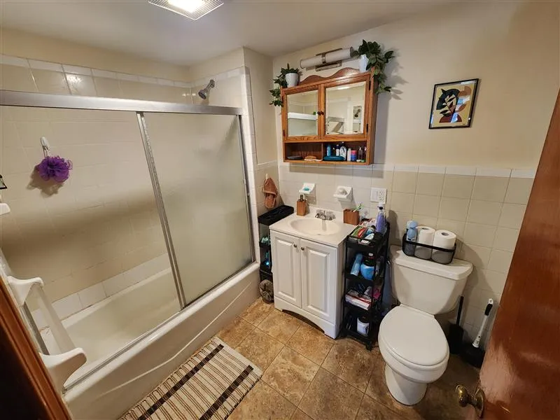 1 bed, 1 bath apartment for rent at 11 Bristol St Unit 2, Wellington-Harrington — photo 9 of 9