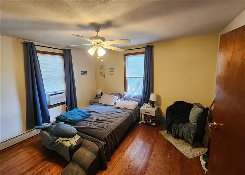 1 bed, 1 bath apartment for rent at 11 Bristol St Unit 2, Wellington-Harrington — photo 5 of 9