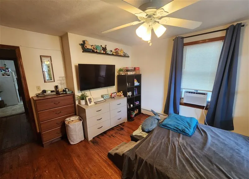 1 bed, 1 bath apartment for rent at 11 Bristol St Unit 2, Wellington-Harrington — photo 6 of 9