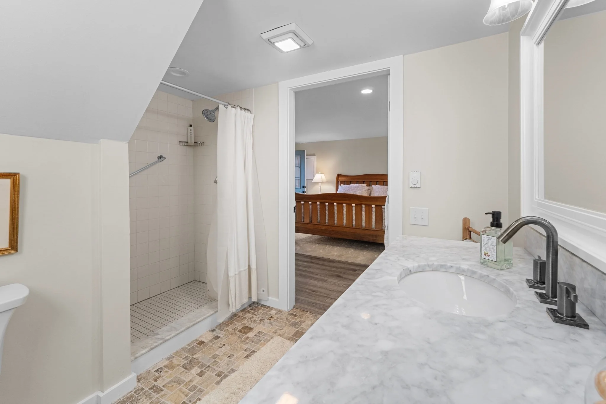 1 bed, 1 bath apartment for rent at 11 Broadway Ave Unit C, Rockport — photo 8 of 23