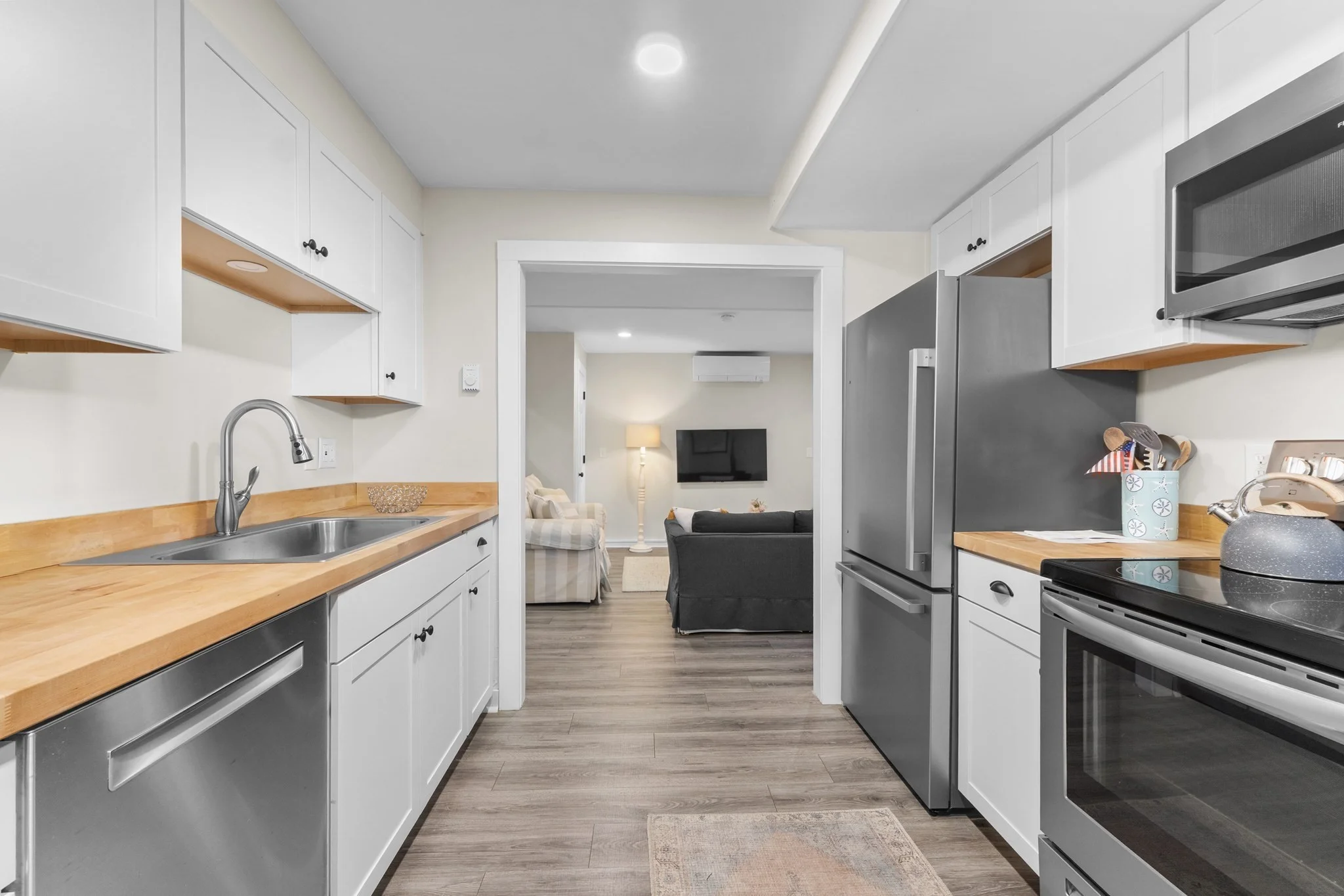 1 bed, 1 bath apartment for rent at 11 Broadway Ave Unit C, Rockport — photo 13 of 23