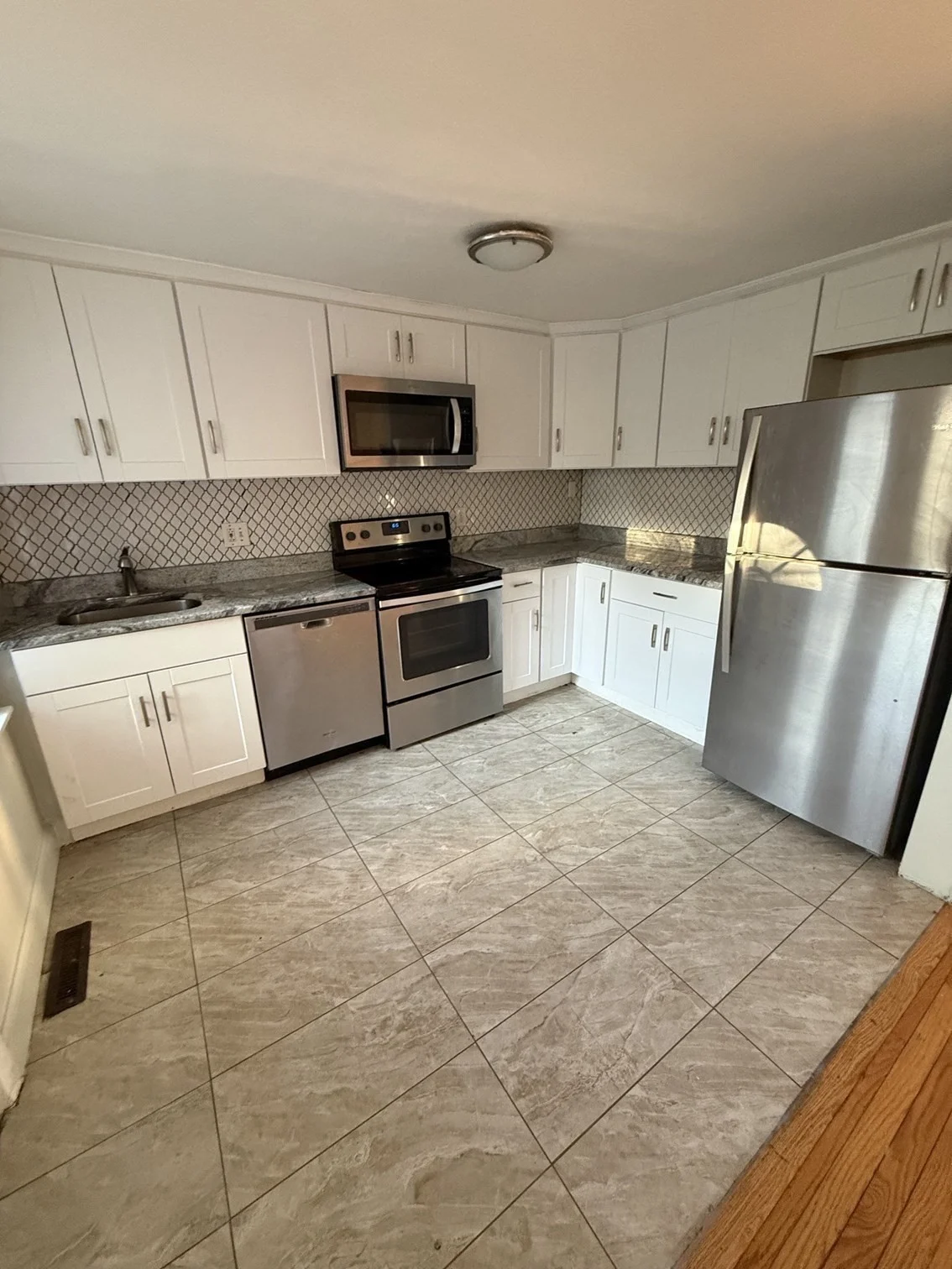 2 bed, 1 bath apartment for rent at 11 Brownell Cir Unit 1, Tatnuck — photo 4 of 24