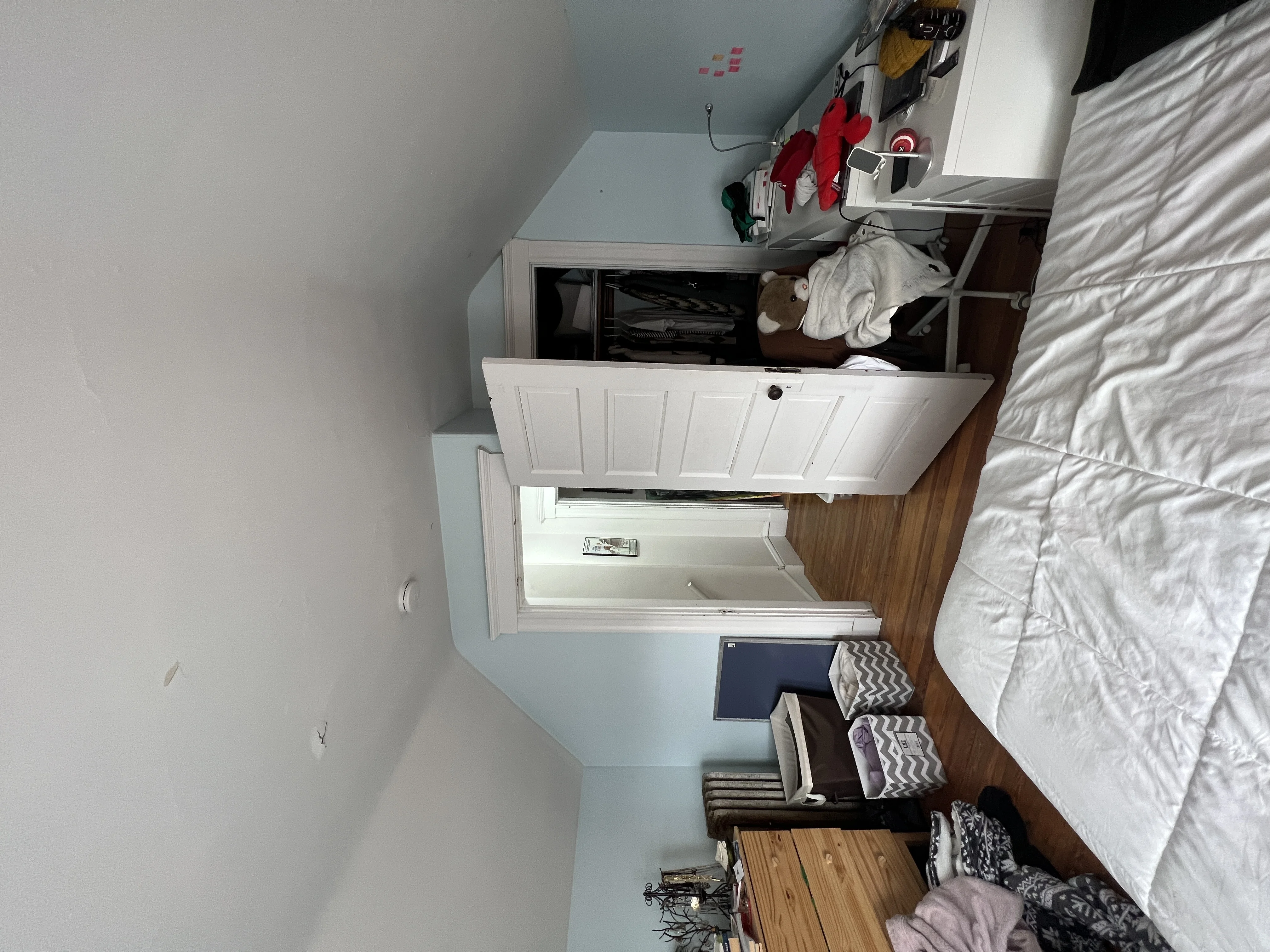 2 bed, 1 bath apartment for rent at 11 Burnham St Unit 3, Tufts — photo 5 of 16