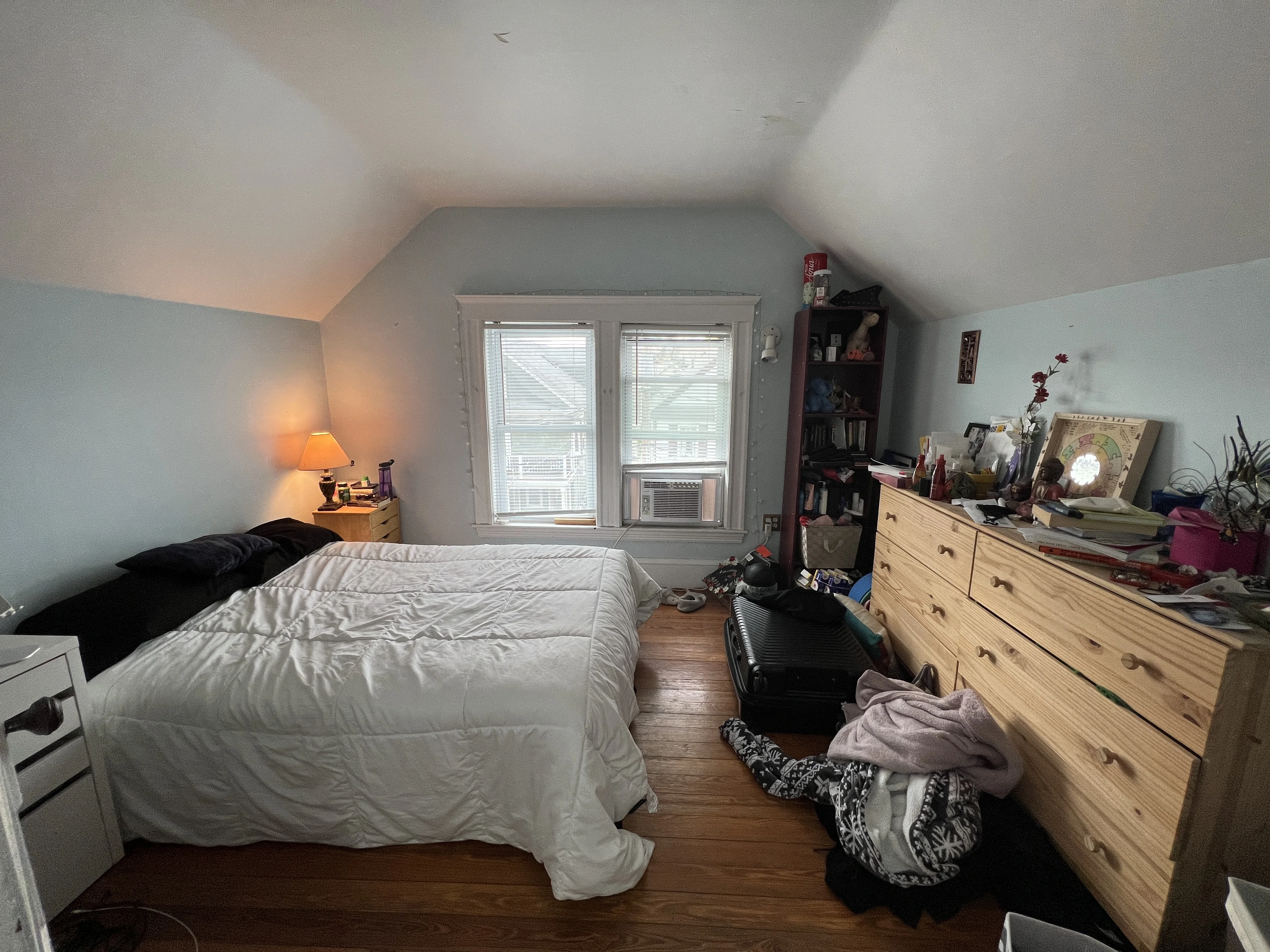 2 bed, 1 bath apartment for rent at 11 Burnham St Unit 3, Tufts — photo 2 of 16