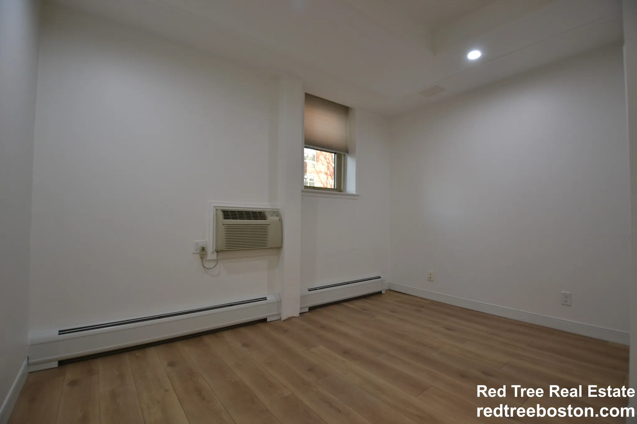 1 bed, 1 bath apartment for rent at 11 Camelot Ct Unit 11-1H, Brighton — photo 6 of 15