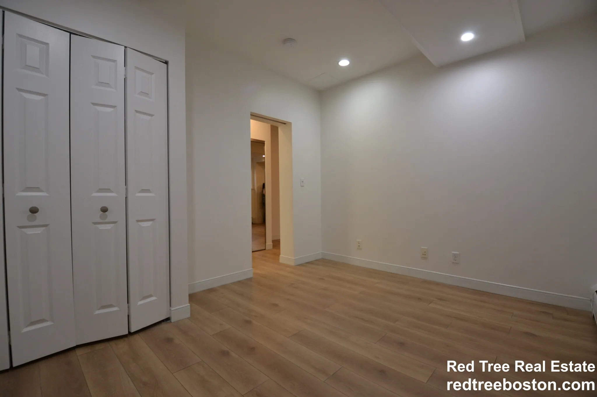 1 bed, 1 bath apartment for rent at 11 Camelot Ct Unit 11-1H, Brighton — photo 7 of 15