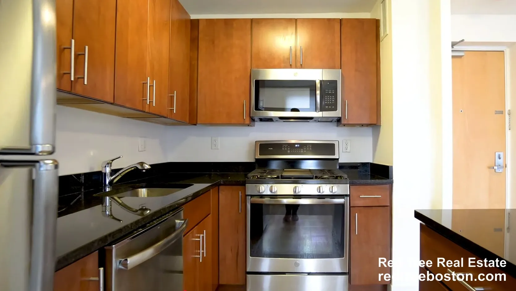 2 bed, 1 bath apartment for rent at 11 Camelot Ct Unit 7D, Brighton — photo 3 of 19