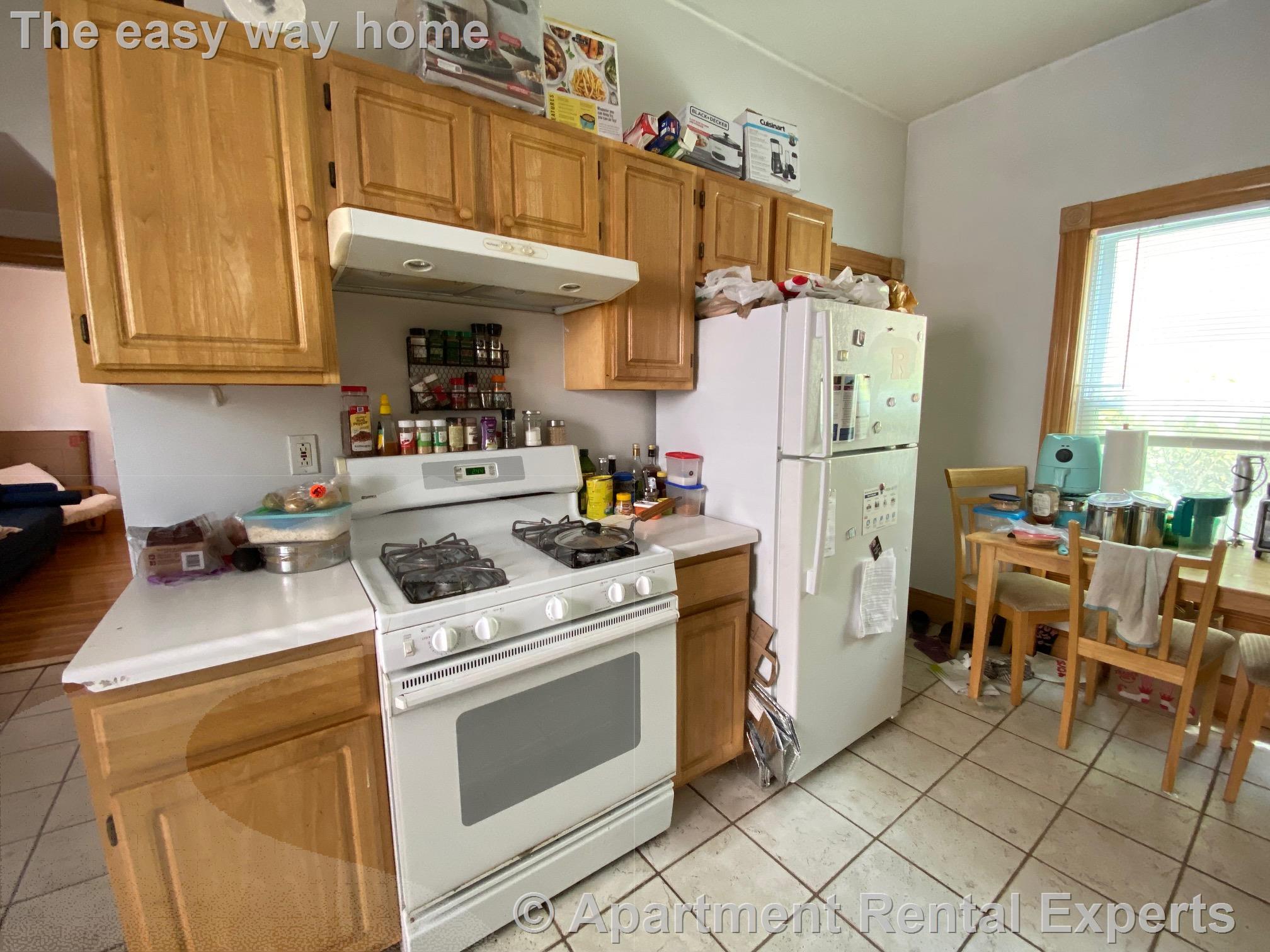 2 bed, 1 bath apartment for rent at 11 Cameron Ave Unit 1, Davis Square — photo 12 of 17