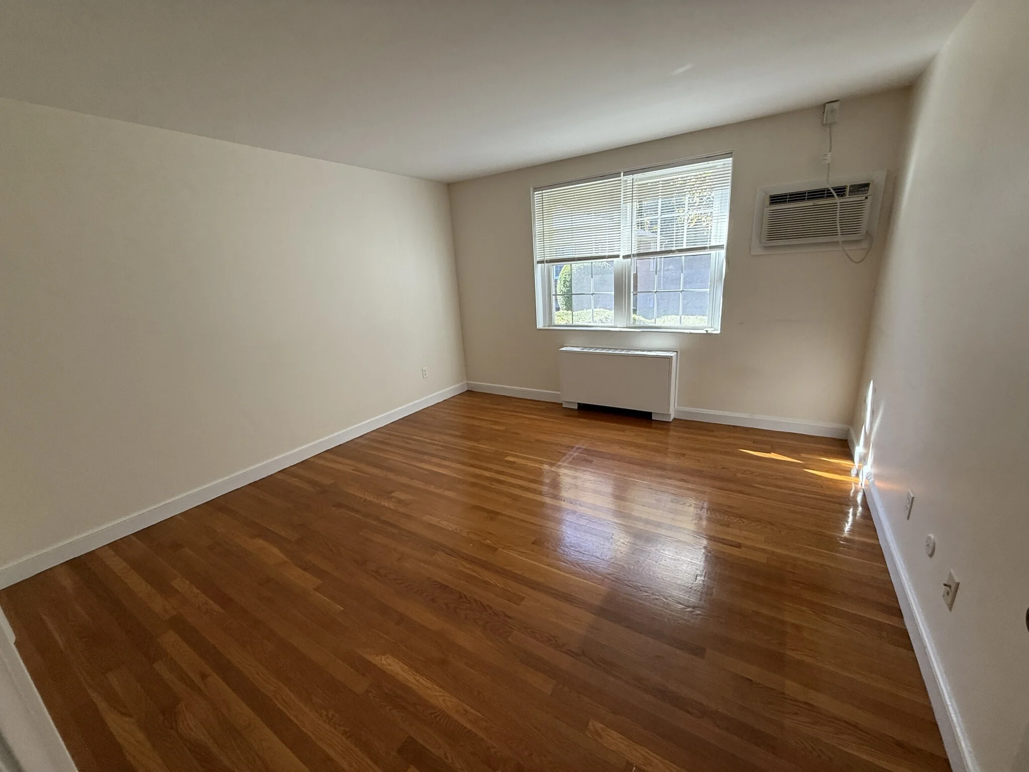 1 bed, 1 bath apartment for rent at 11 Captain Parker Arms Unit 15, Lexington — photo 8 of 14