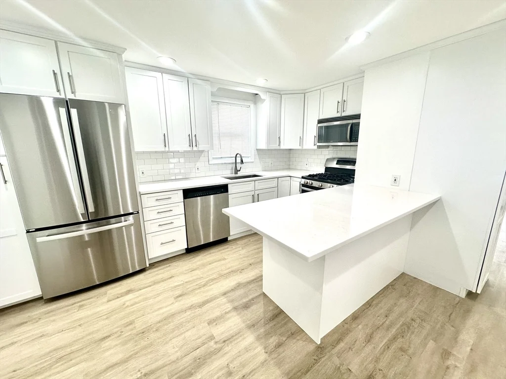 2 bed, 1 bath apartment for rent at 11 Carlton Unit 1, Peabody — photo 2 of 7
