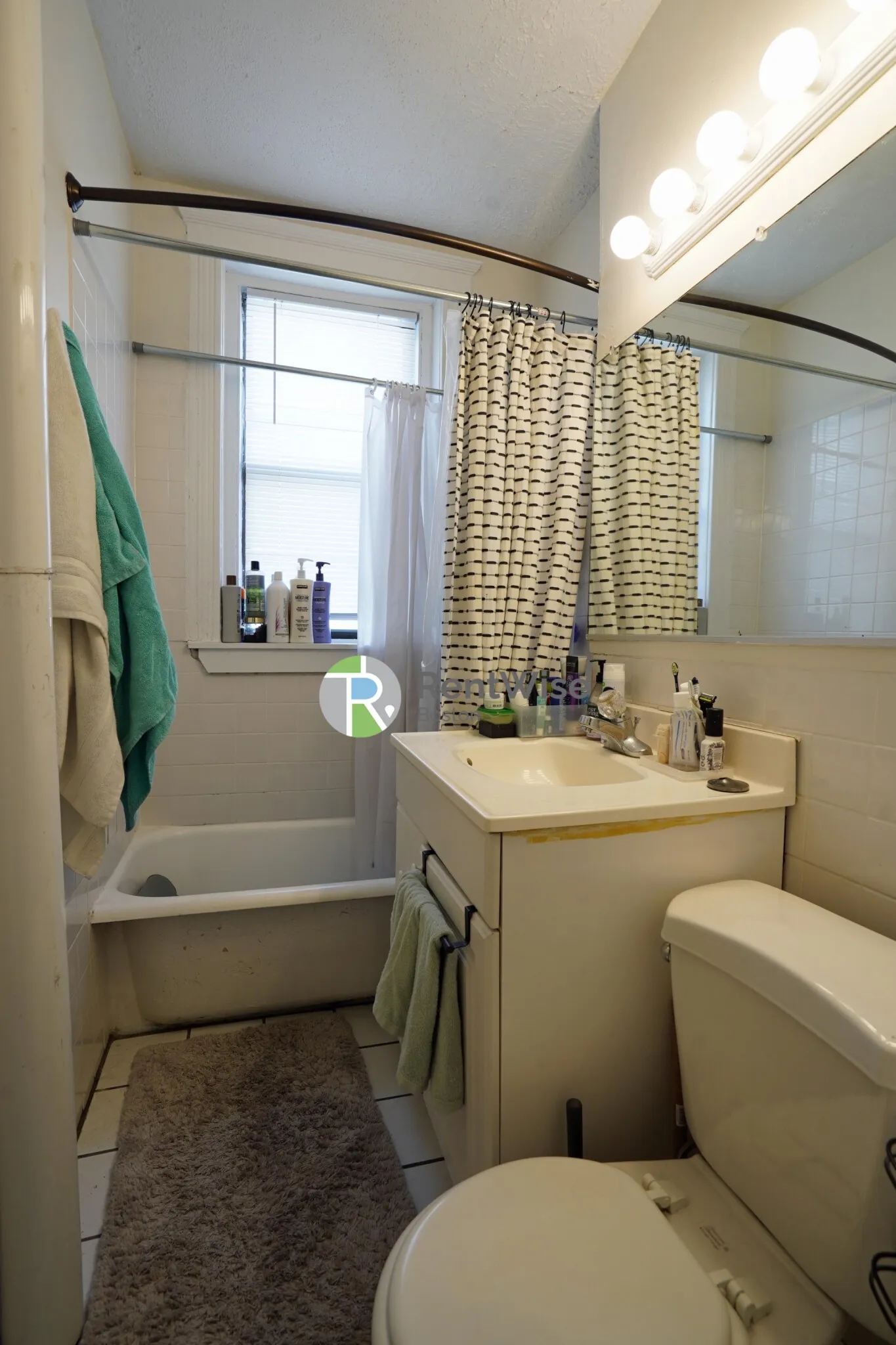 2 bed, 1 bath apartment for rent at 11 Carol Ave Unit 5, Brighton — photo 31 of 40