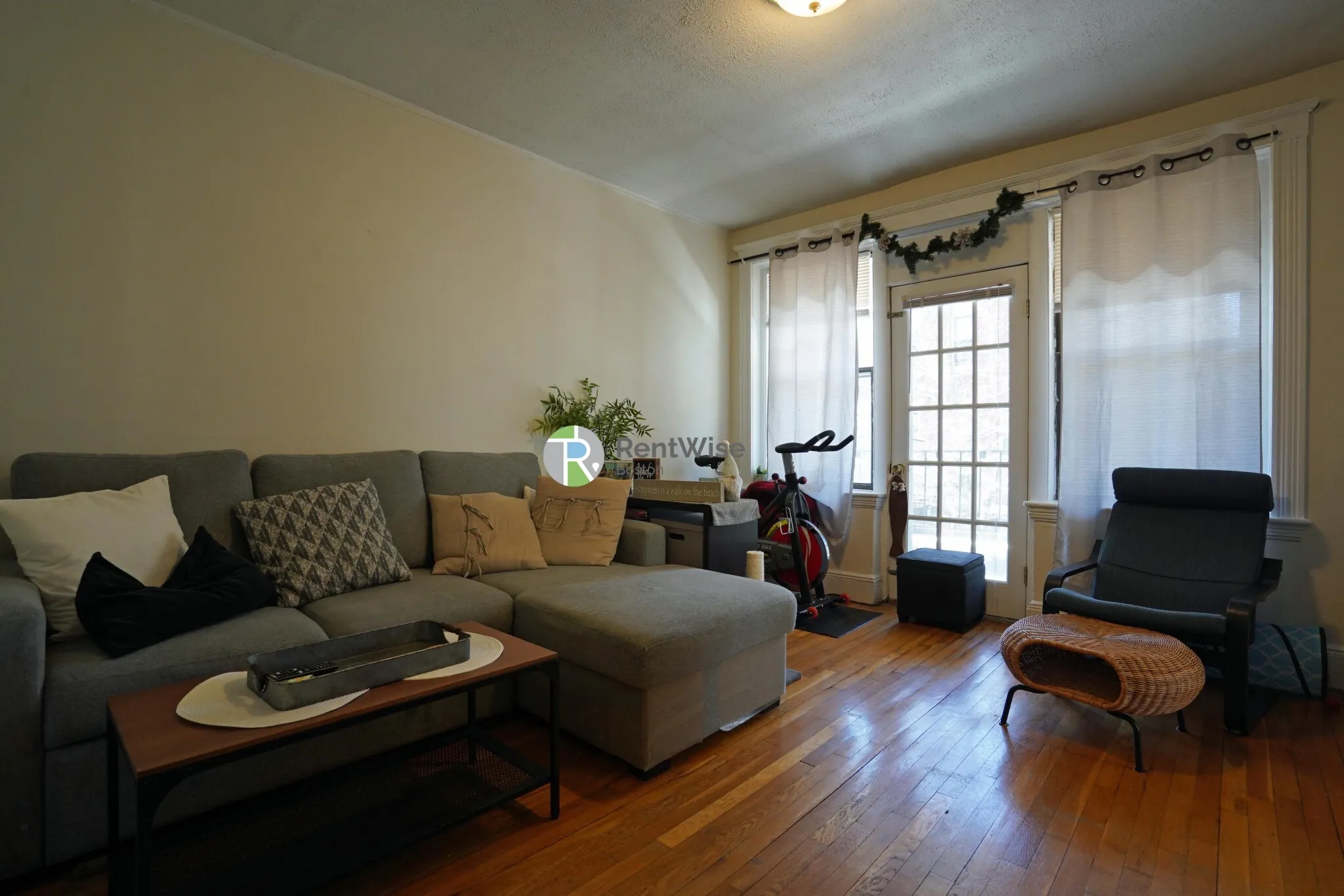 2 bed, 1 bath apartment for rent at 11 Carol Ave Unit 5, Brighton — photo 21 of 40