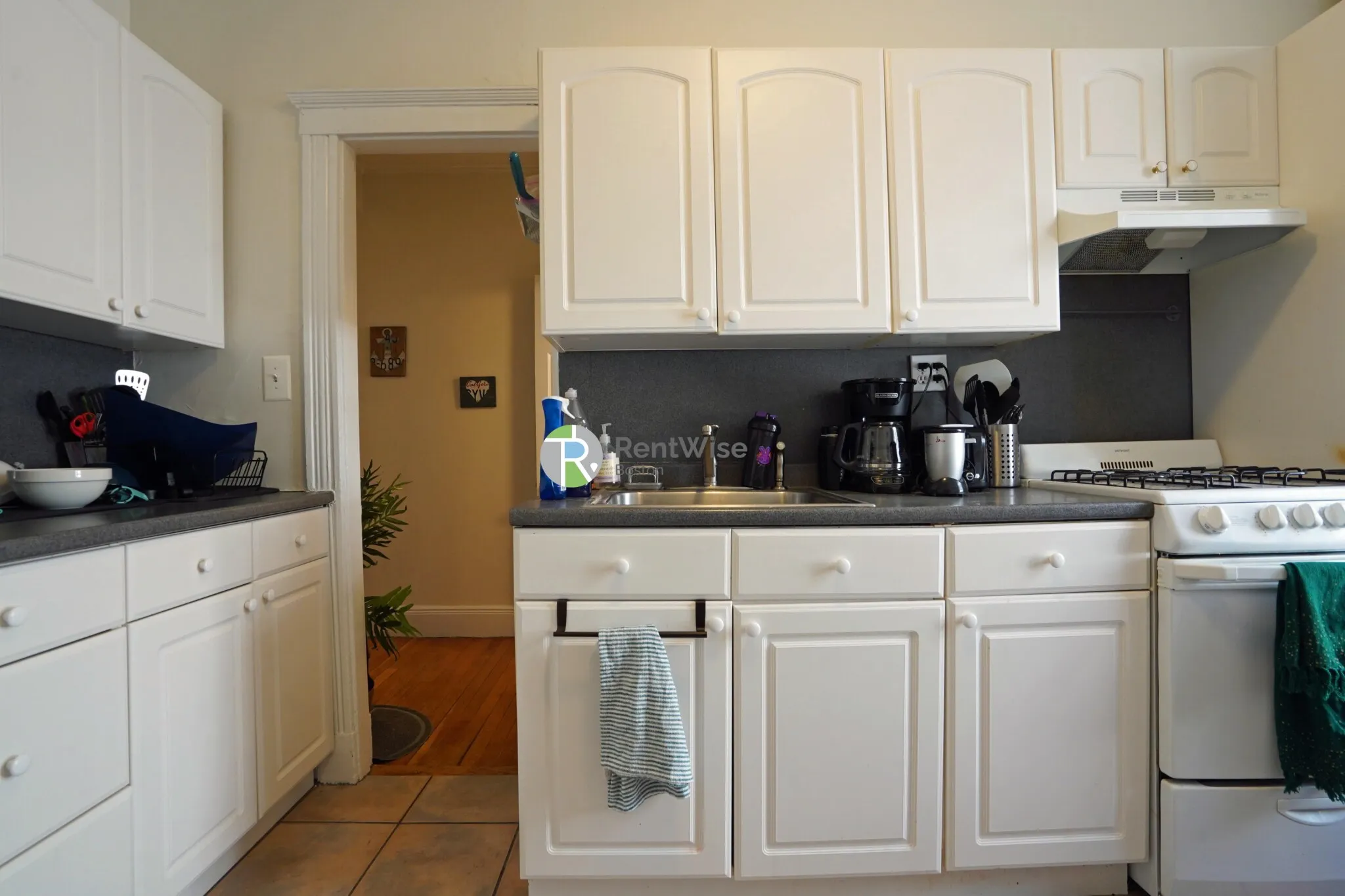 2 bed, 1 bath apartment for rent at 11 Carol Ave Unit 5, Brighton — photo 26 of 40
