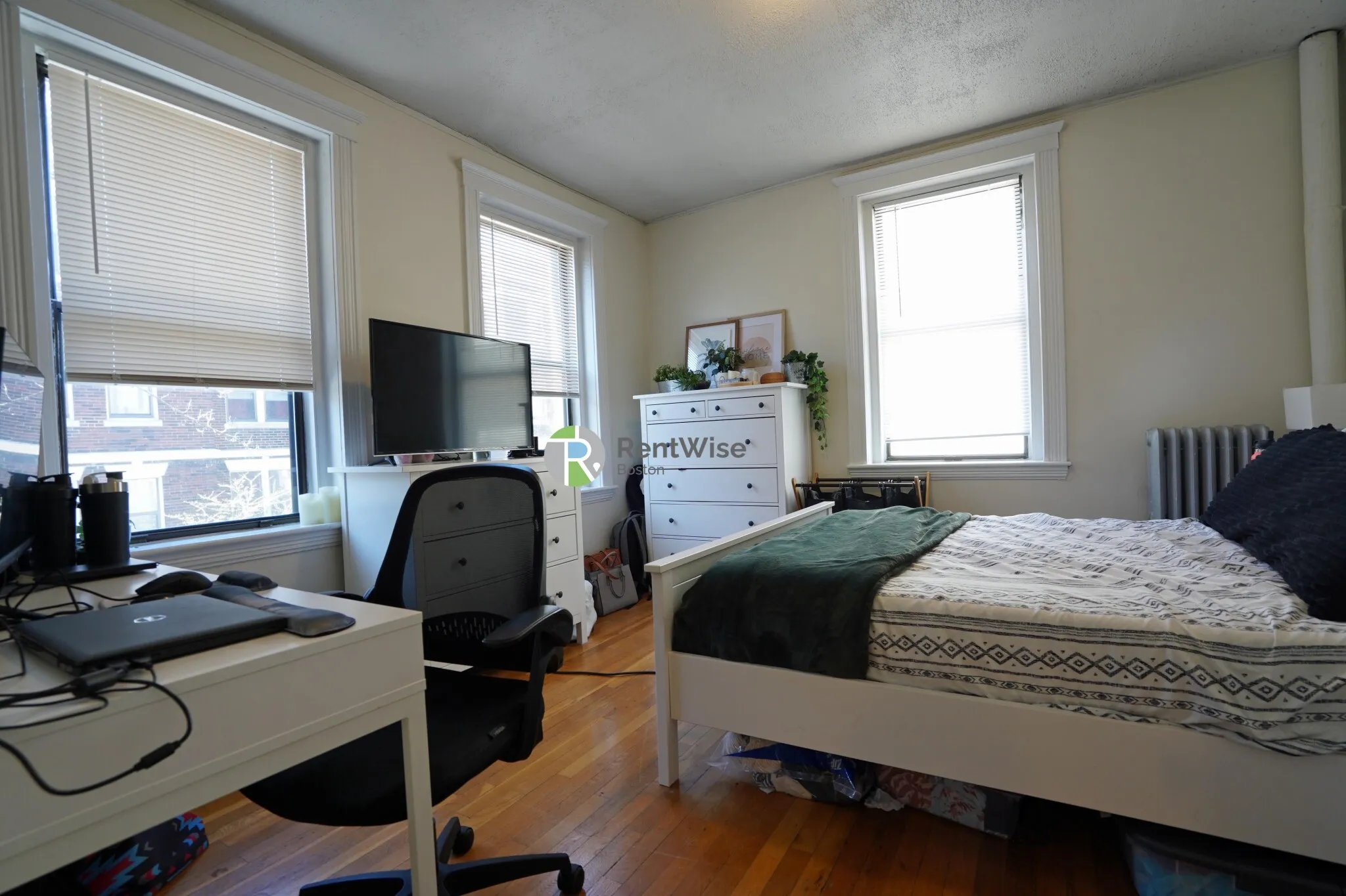 2 bed, 1 bath apartment for rent at 11 Carol Ave Unit 5, Brighton — photo 35 of 40