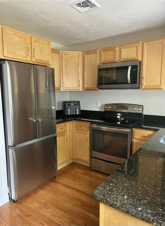 2 bed, 1 bath apartment for rent at 11 Carpenter Ave Unit A, Attleboro — photo 10 of 26