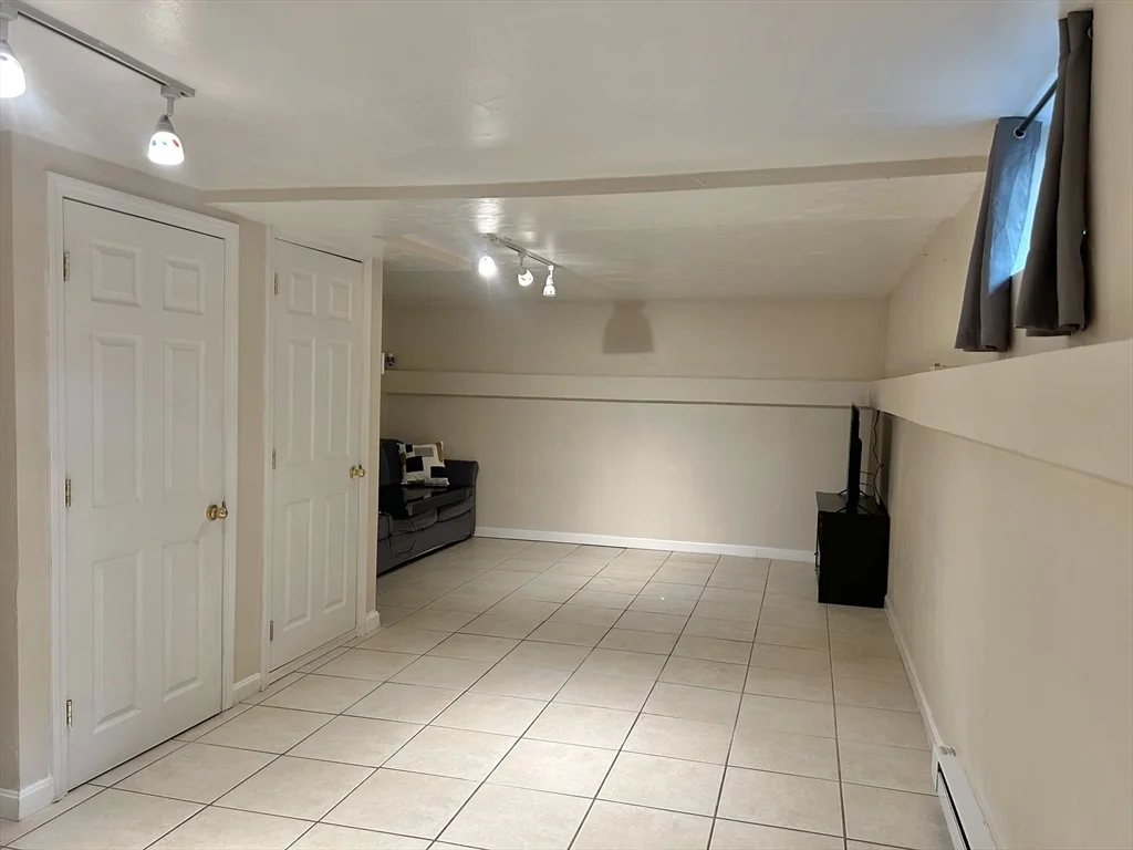 2 bed, 1 bath apartment for rent at 11 Carpenter Ave Unit A, Attleboro — photo 20 of 26