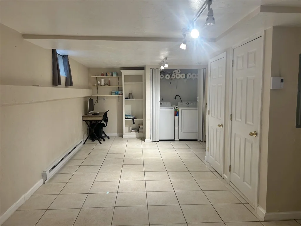 2 bed, 1 bath apartment for rent at 11 Carpenter Ave Unit A, Attleboro — photo 23 of 26
