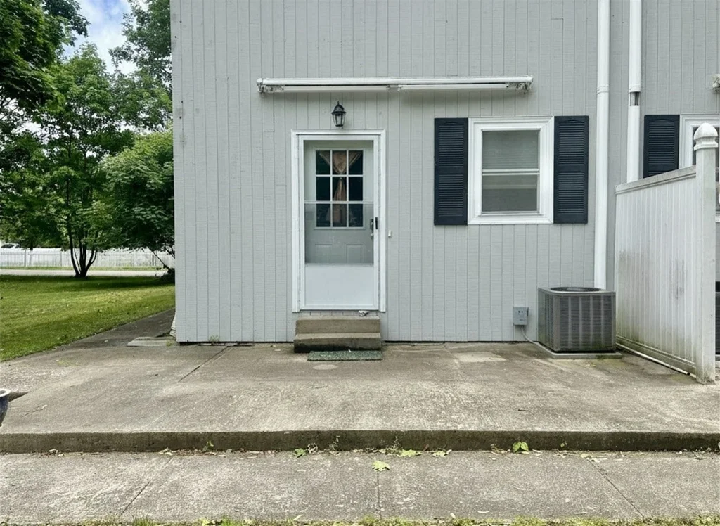 2 bed, 1 bath apartment for rent at 11 Carpenter Ave Unit A, Attleboro — photo 24 of 26