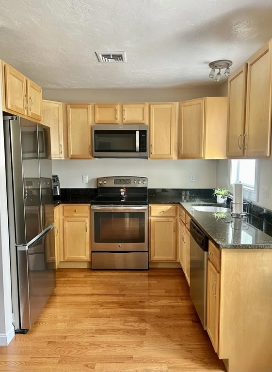 2 bed, 1 bath apartment for rent at 11 Carpenter Ave Unit A, Attleboro — photo 9 of 26