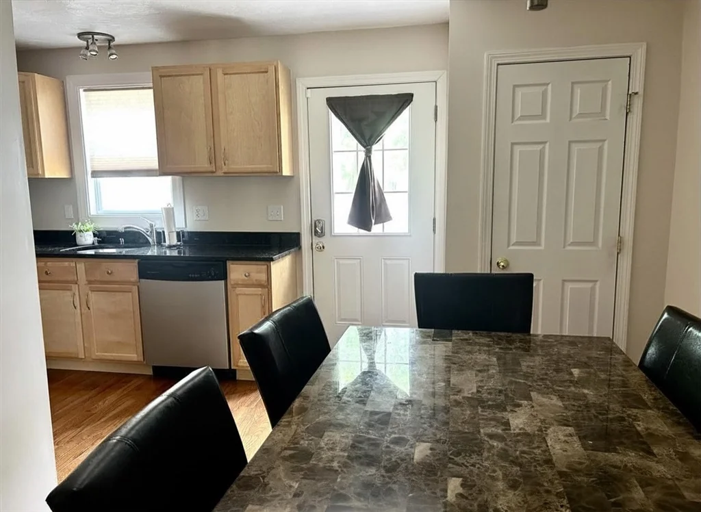 2 bed, 1 bath apartment for rent at 11 Carpenter Ave Unit A, Attleboro — photo 7 of 26