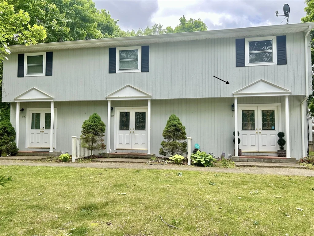 2 bed, 1 bath apartment for rent at 11 Carpenter Ave Unit A, Attleboro — photo 2 of 26
