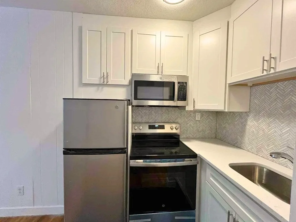 1 bed, 1 bath apartment for rent at 11 Cazenove Unit 1, South End — photo 5 of 10