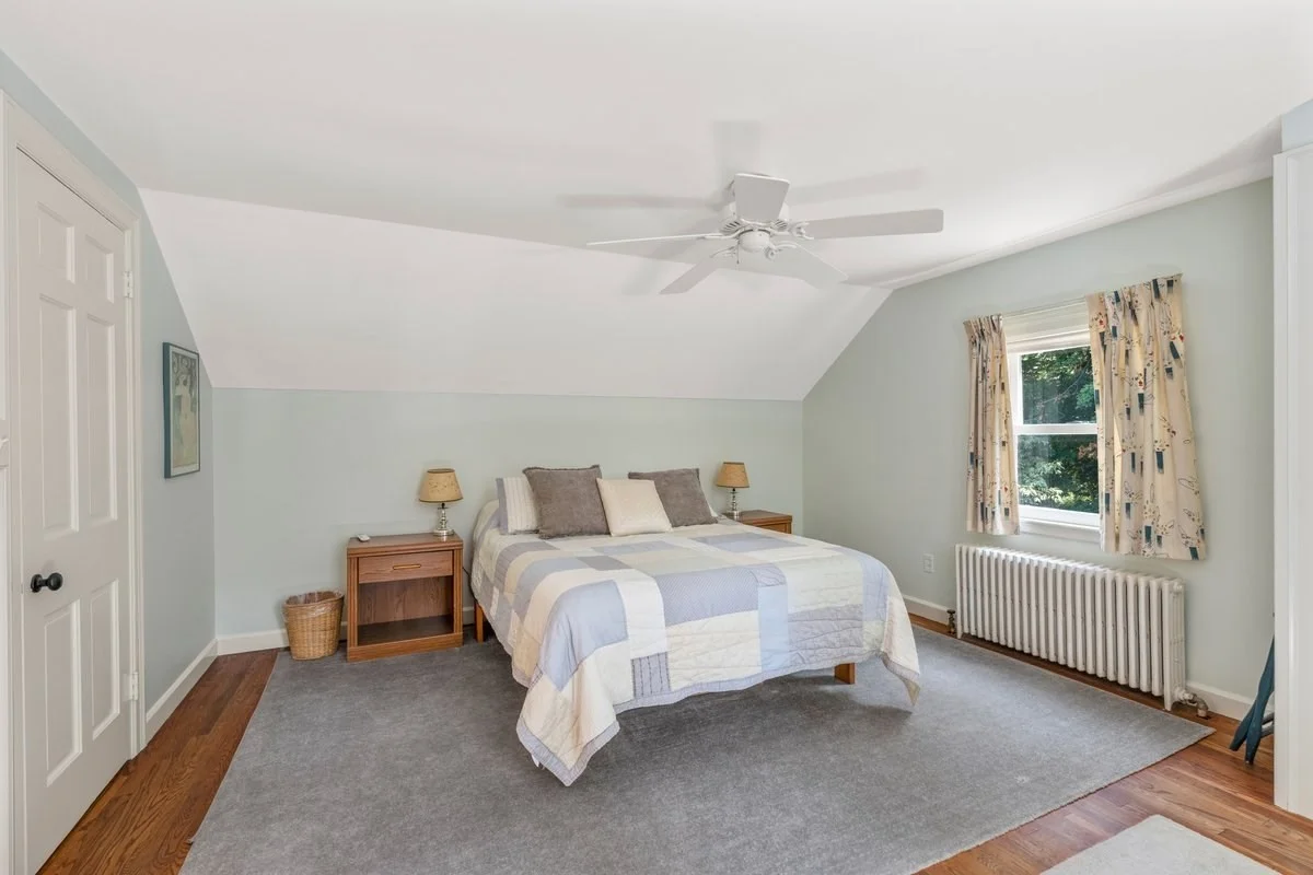 5 bed, 3 bath apartment for rent at 11 Cedar Ln, Cohasset — photo 18 of 22