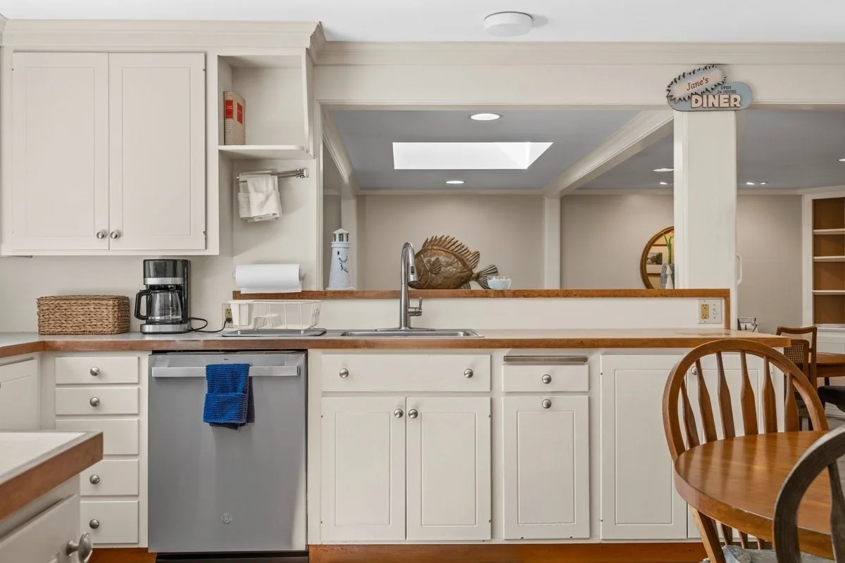 5 bed, 3 bath apartment for rent at 11 Cedar Ln, Cohasset — photo 10 of 22