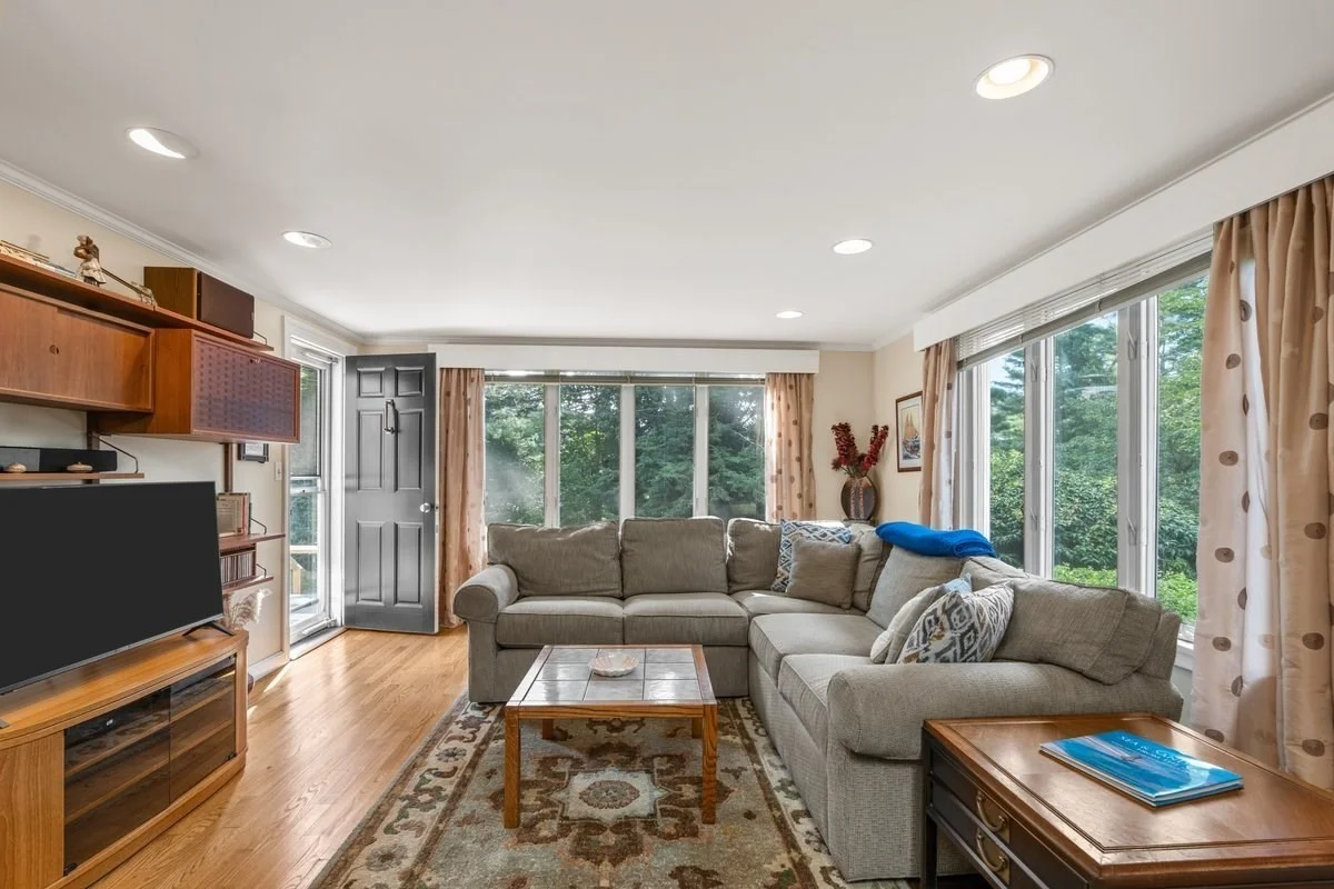 5 bed, 3 bath apartment for rent at 11 Cedar Ln, Cohasset — photo 4 of 22